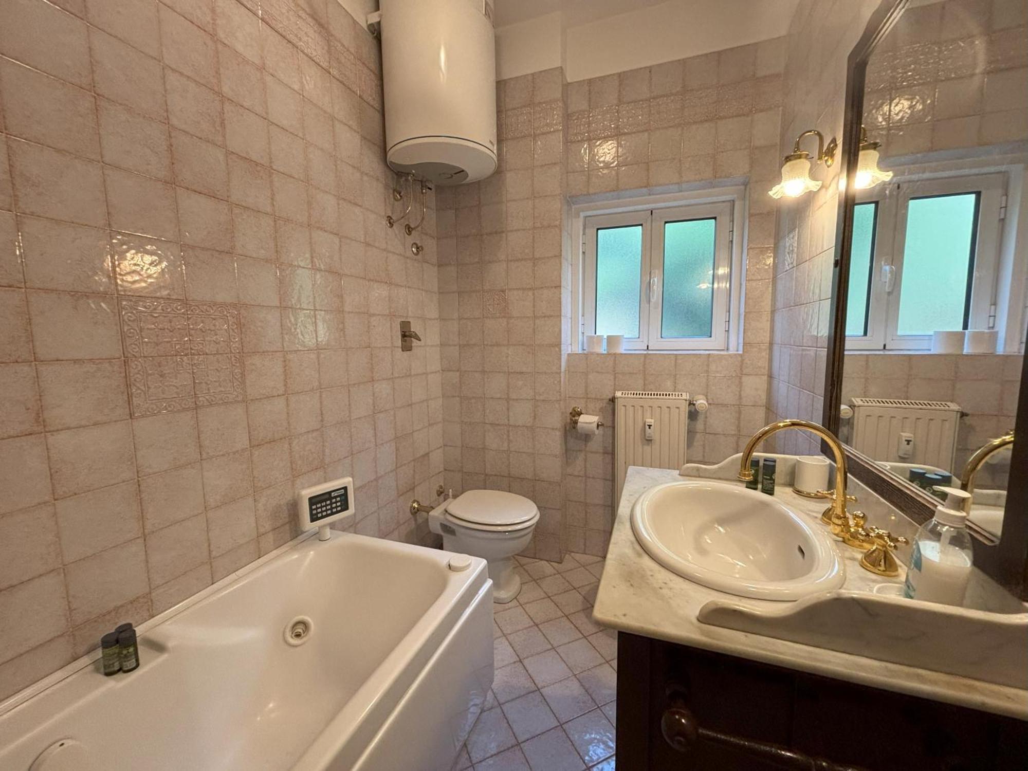 Affitto Turistico Via Bonomea 219-1 Apartment Trieste Luaran gambar